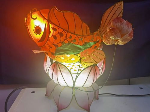 花燈映童心，非遺傳薪火——何氏藝術(shù)燈彩傳承人校園行
